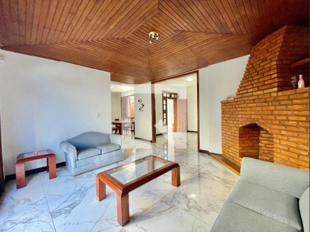 Casa aluguel em Região Geográfica Imediata de Belo Horizonte, Região Metropolitana de Belo Horizonte