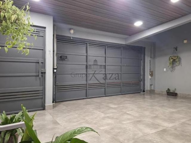 Casa venda em Região Imediata de São José dos Campos, Região Metropolitana do Vale do Paraíba e Litoral Norte