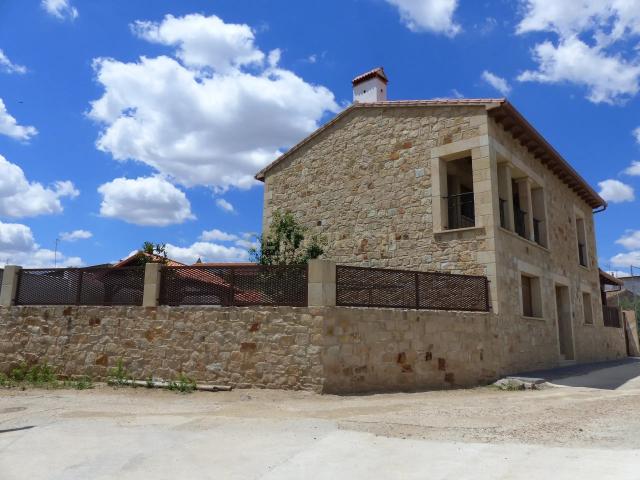 Casa en venta en Santa Cruz De La Sierra, Extremadura