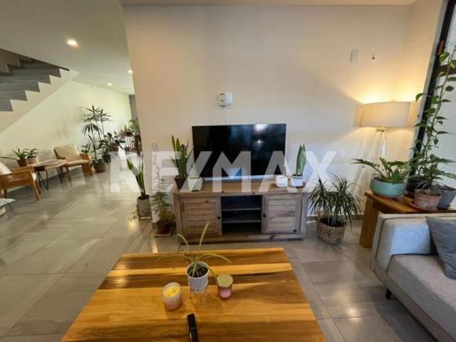 Casa Moderna en Venta en Fracc. Terranova 4