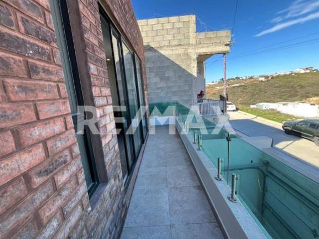 Casa Moderna en Venta en Fracc. Terranova 4