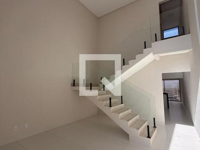 Casa aluguel em Região Geográfica Imediata de Goiânia, Goiânia