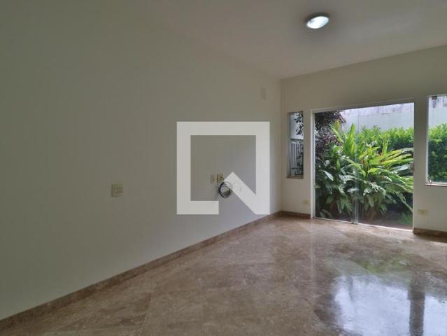 Casa aluguel em Região Geográfica Imediata de Uberlândia, Oliveira Fortes