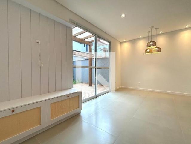 Casa aluguel em Região Geográfica Imediata de Florianópolis, Desterro