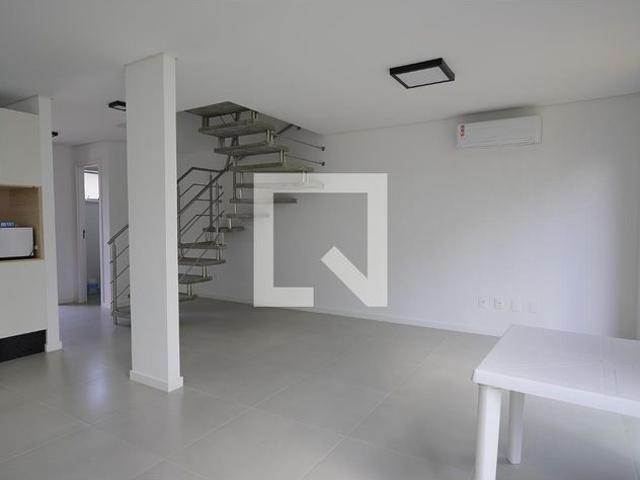 Casa aluguel em Região Geográfica Imediata de Florianópolis, Desterro