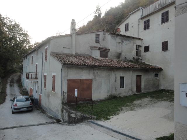 Appartamento in vendita a Montefortino, Marche