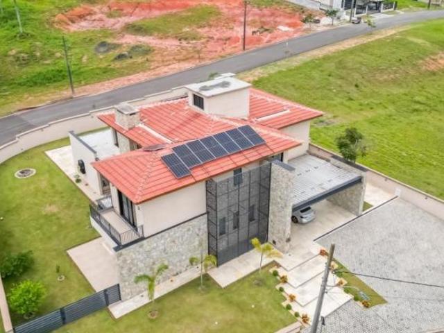 Casa venda em Região Imediata de São José dos Campos, Região Metropolitana do Vale do Paraíba e Litoral Norte