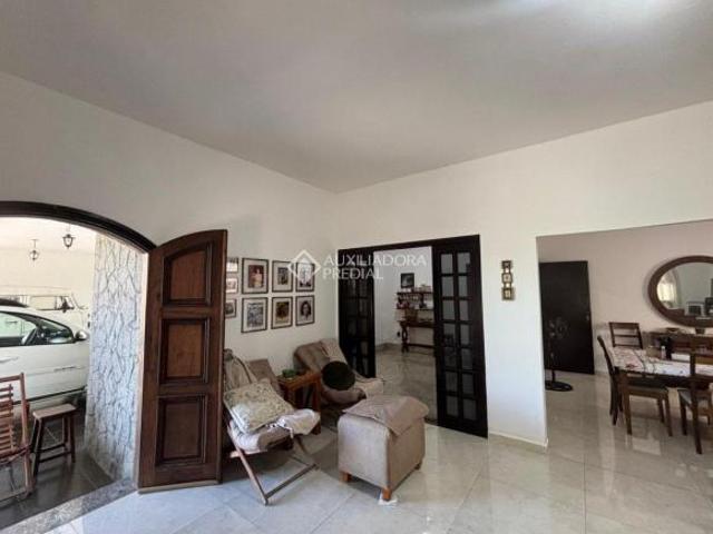 Casa venda em Região Imediata de Guaratinguetá, Região Metropolitana do Vale do Paraíba e Litoral Norte