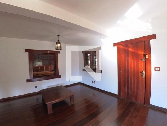 Casa aluguel em Região Geográfica Imediata de Petrópolis, Região Metropolitana do Rio de Janeiro