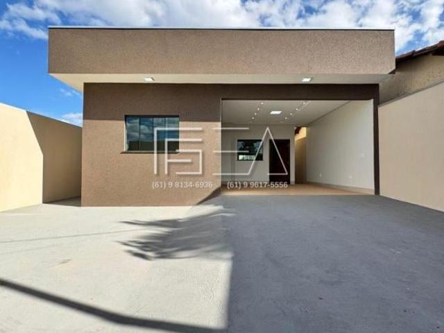 Casa venda em Região Geográfica Imediata de Águas Lindas de Goiás, Região Integrada de Desenvolvimento do Distrito Federal e Entorno