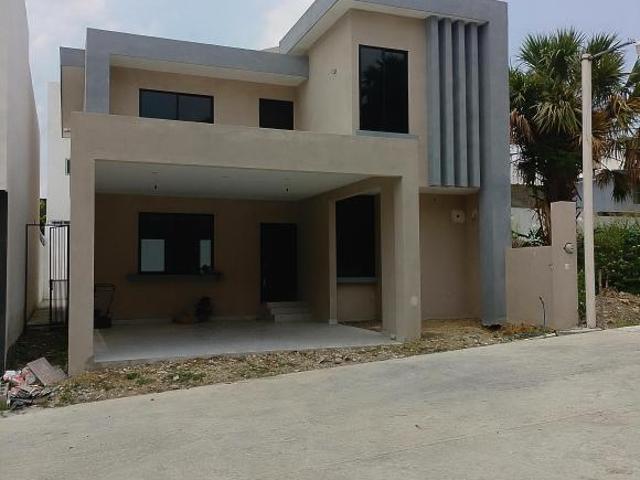 CASA NUEVA 3 RECAMARAS Y COCHERA TECHADA
