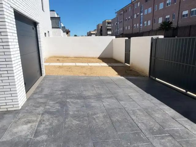 Casa en alquiler en Carbajosa de la Sagrada, Salamanca