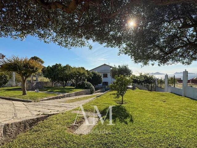 Chalet en venta en Saiáns, Vigo