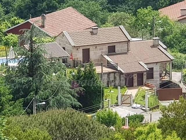 Casa en alquiler en A Lama