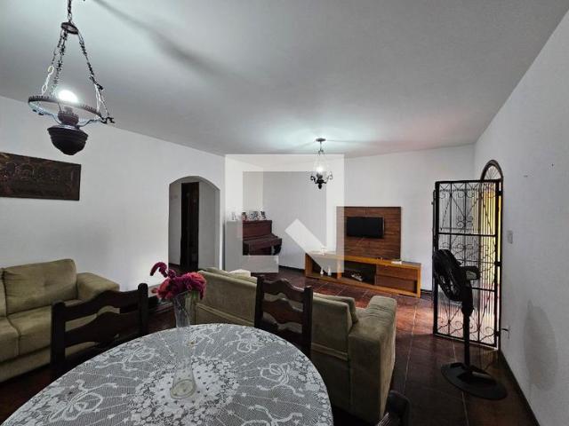 Casa aluguel em Região Geográfica Imediata do Rio de Janeiro, Região Metropolitana do Rio de Janeiro