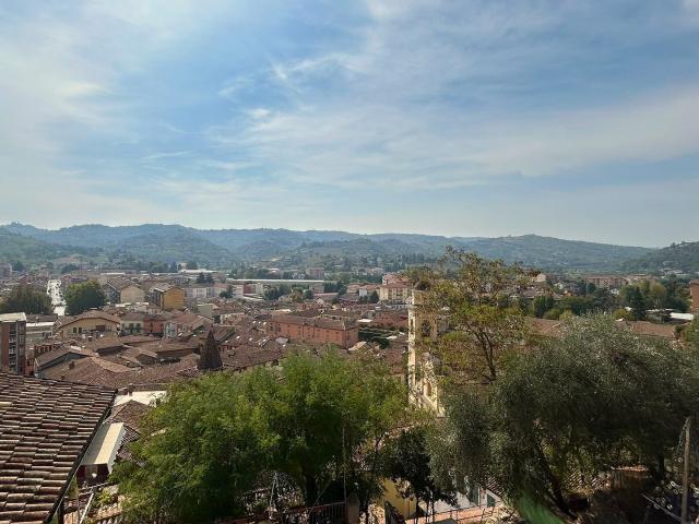 Casa in vendita a Canelli, Asti