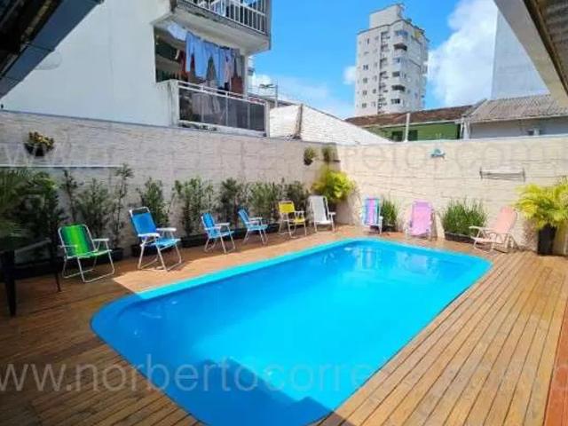 Casa aluguel em Meia Praia, Itapema
