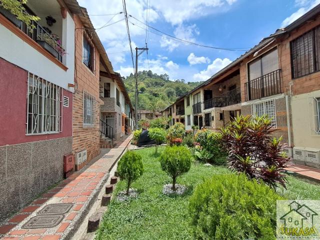 Casa en arriendo en Santa Maria la Nueva, Itagüí