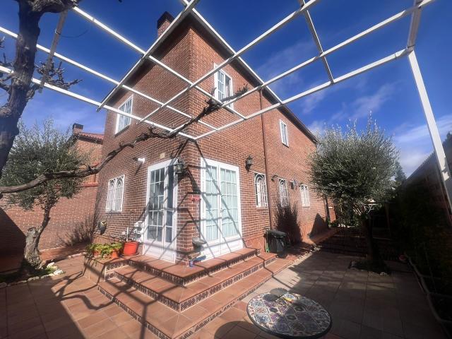 Casa en venta en Arroyomolinos, Madrid