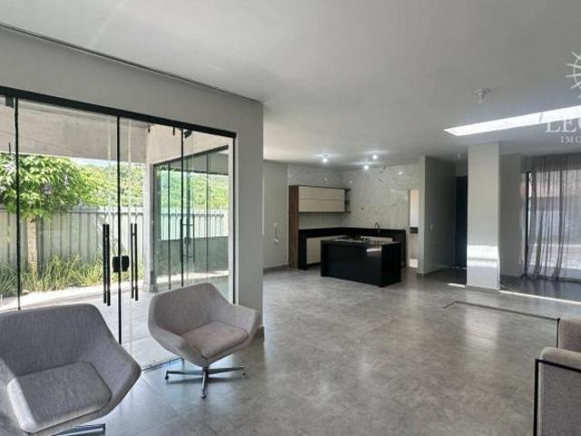 Casa venda em Região Geográfica Imediata do Distrito Federal, Região Integrada de Desenvolvimento do Distrito Federal e Entorno