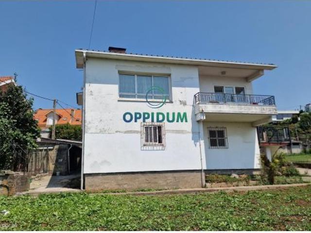 Casa en venta en Oleiros, A Coruña