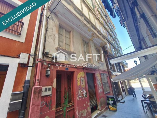 Casa en venta en Ribeira, A Barbanza
