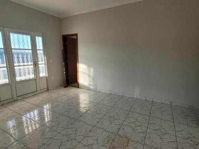 Casa venda em Dores de Guanhães, Região Geográfica Intermediária de Governador Valadares