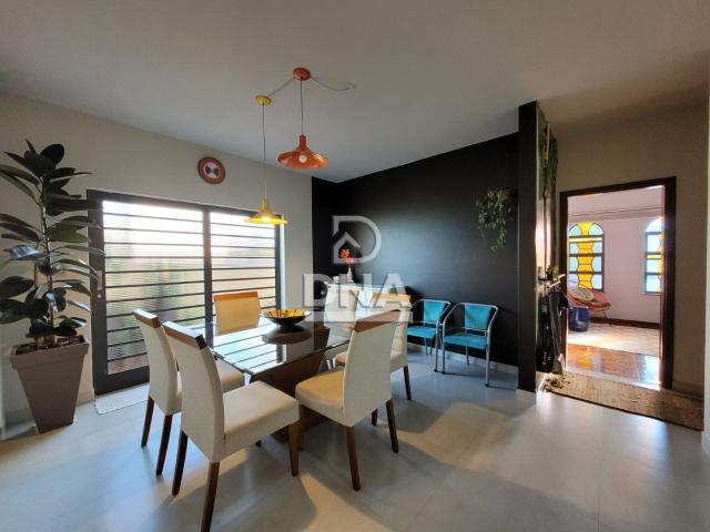Casa venda em Botucatu, Região Geográfica Intermediária de Bauru