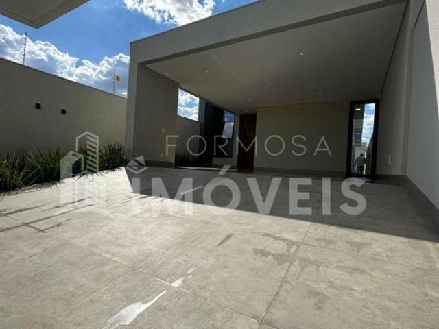 Casa venda em Região Geográfica Imediata de Águas Lindas de Goiás, Região Integrada de Desenvolvimento do Distrito Federal e Entorno