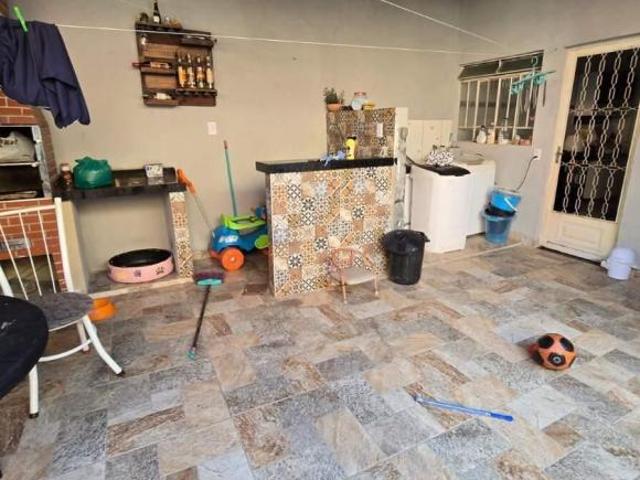 Casa venda em Dores de Guanhães, Região Geográfica Intermediária de Governador Valadares