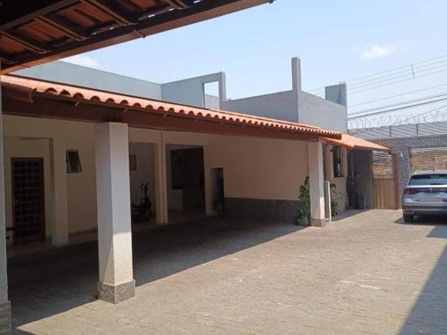 Casa venda em Dores de Guanhães, Região Geográfica Intermediária de Governador Valadares