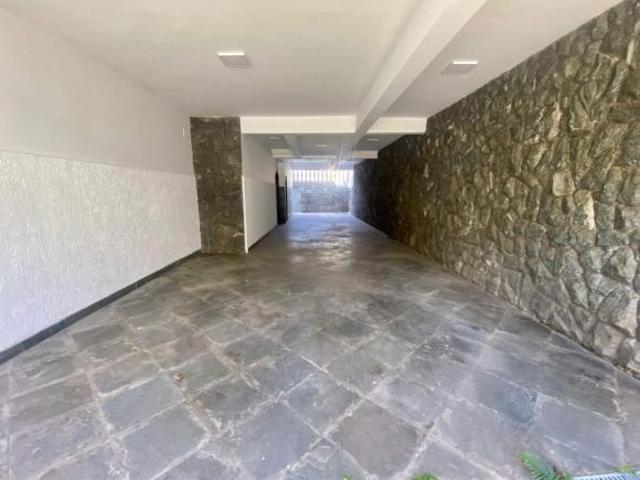 Casa venda em Dores de Guanhães, Região Geográfica Intermediária de Governador Valadares