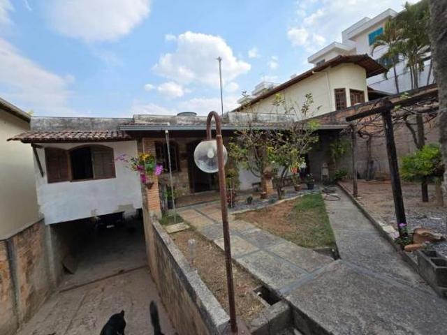 Casa venda em Dores de Guanhães, Região Geográfica Intermediária de Governador Valadares
