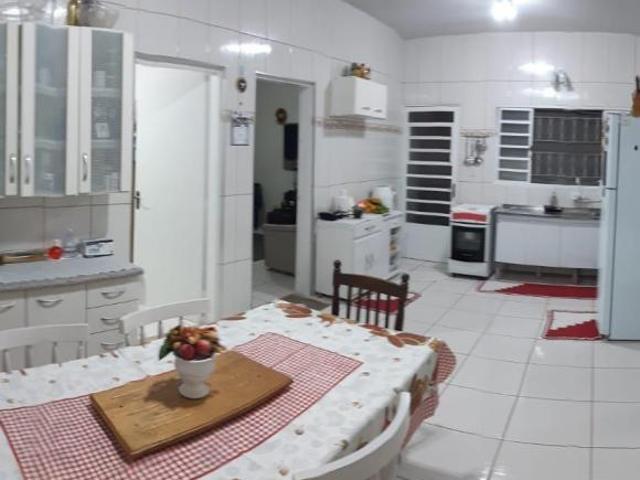 Casa venda em Região Imediata de Taubaté-Pindamonhangaba, Região Metropolitana do Vale do Paraíba e Litoral Norte