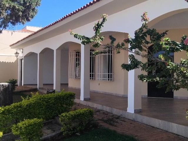 Casa aluguel em Jardim de Itapoan, Paulinia
