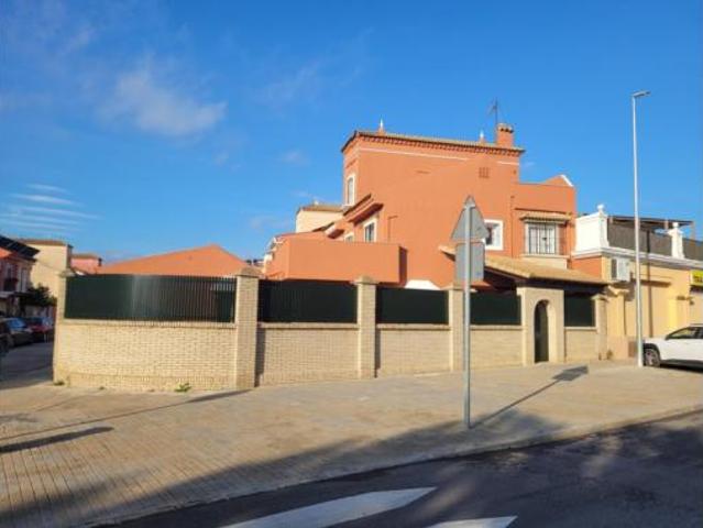 Chalet en alquiler en Urbanización Guadaljarafe, Gines