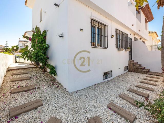 Casa en venta en Castillo de la Duquesa, Costa del Sol Occidental