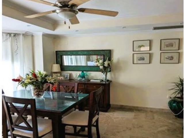 Casa en venta en Tomares, Andalucía