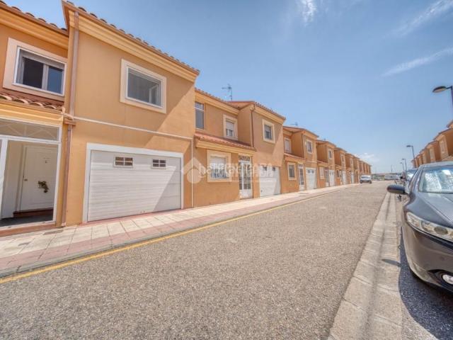Chalet en venta en Aldeamayor De San Martín, Castilla y León