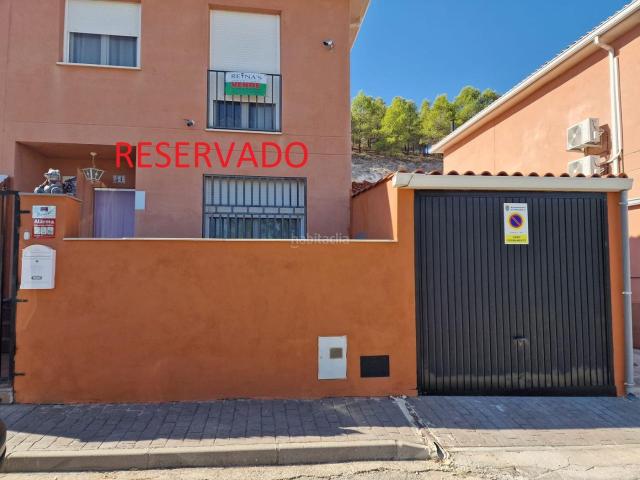 Villa en venta en Almoguera