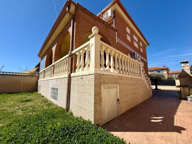 Chalet en venta en Alovera, Castilla-La Mancha