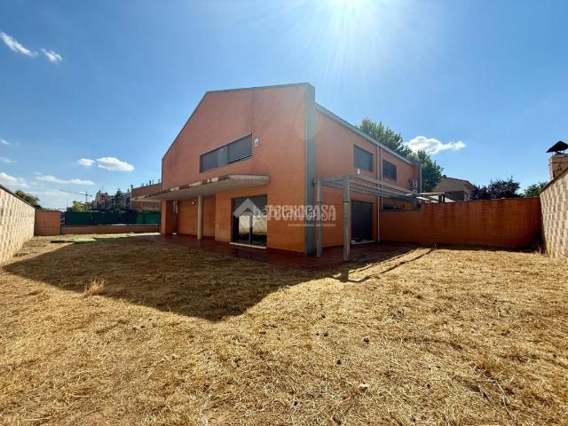 Chalet en venta en Alovera, Castilla-La Mancha