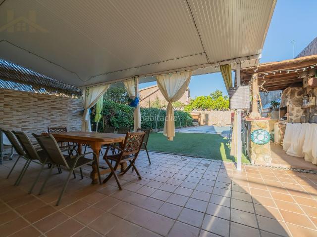 Chalet en venta en Arroyomolinos, Madrid