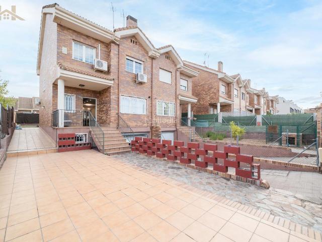 Chalet en venta en Arroyomolinos, Madrid