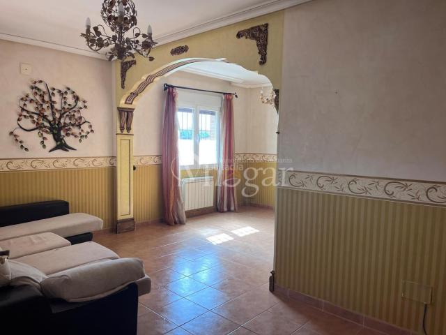Villa en venta en Bargas
