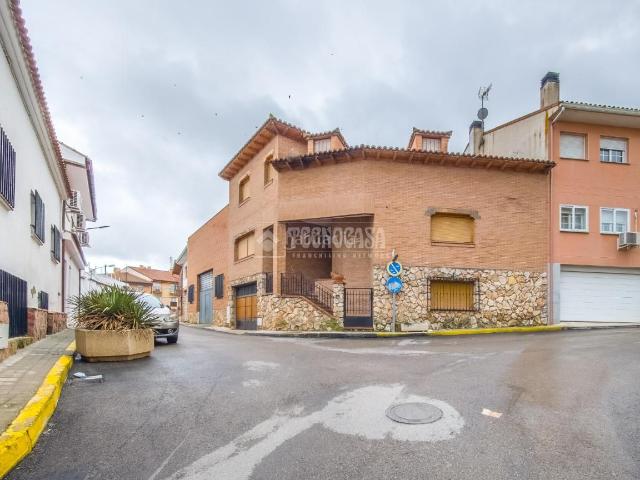 Chalet en venta en Campo Real, Madrid
