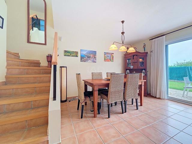 Chalet en venta en Urbanització Mas Pinell, Baix Empordà