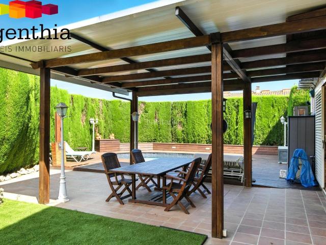 Villa en venta en Girona, Montilivi