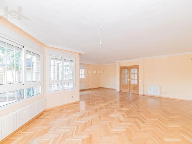 Villa en venta en Hoyo De Manzanares