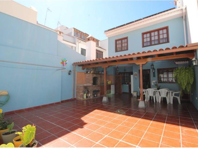 Casa en venta en La orotava, Risco Caido